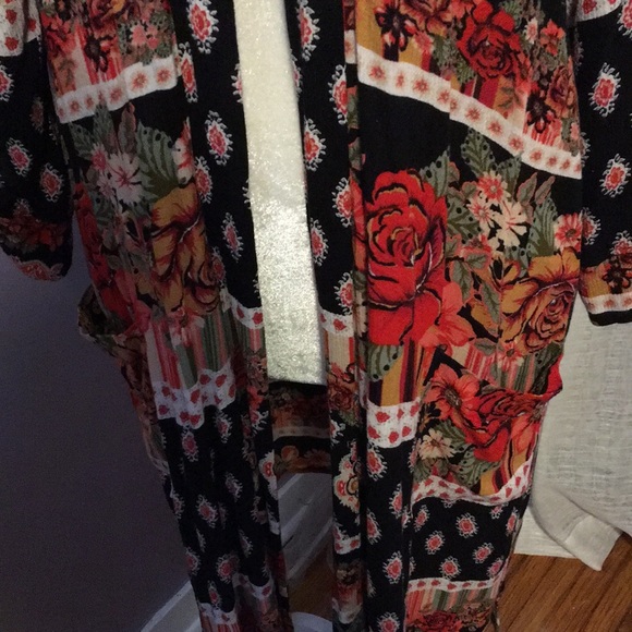 Flower pattern wrap duster - Picture 4 of 5